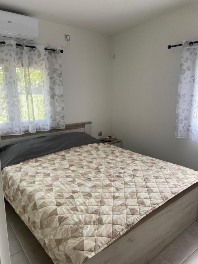 M & F House Villa Oropos Bagian luar foto