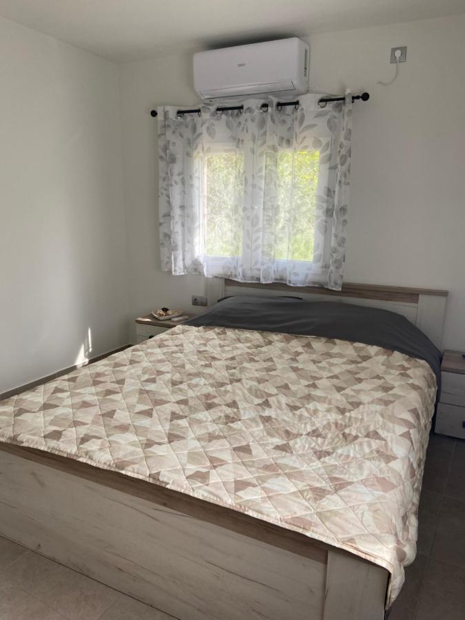 M & F House Villa Oropos Bagian luar foto