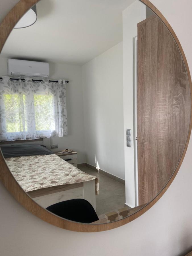 M & F House Villa Oropos Bagian luar foto
